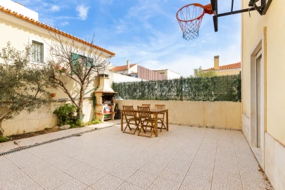 Moradia T4 para Venda em Loures
