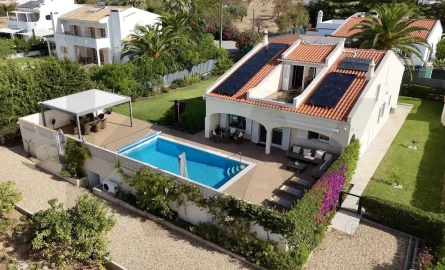 Moradia T5 para Venda em Albufeira e Olhos de Água