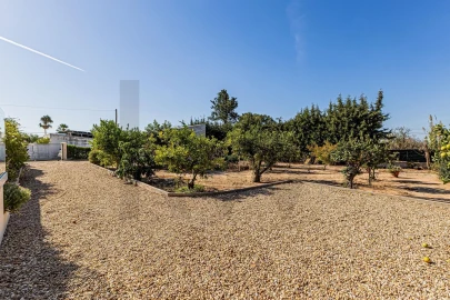 Moradia T5 para Venda em Albufeira e Olhos de Água