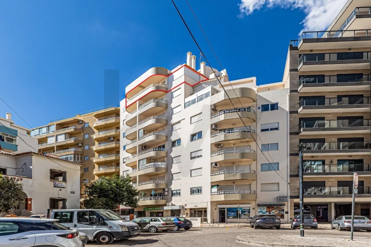 Apartamento T4 para Venda em Portimão Foto 2