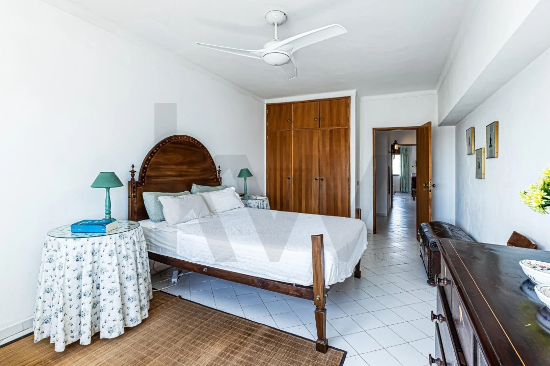 Apartamento T4 para Venda em Portimão Foto 23