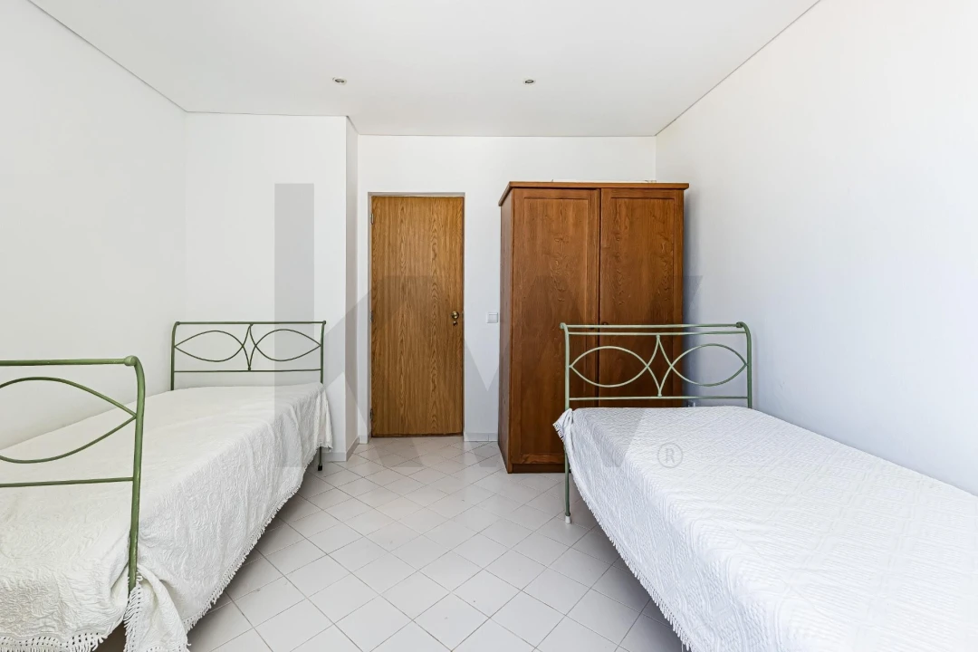 Apartamento T4 para Venda em Portimão Foto 12