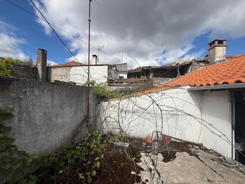 Moradia T3 para Venda em Candoso e Carvalho de Egas Foto 5