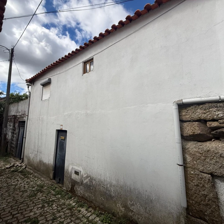 Moradia T3 para Venda em Candoso e Carvalho de Egas Foto 4