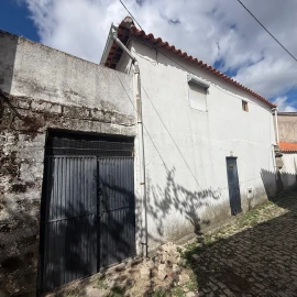 Moradia T3 para Venda em Candoso e Carvalho de Egas