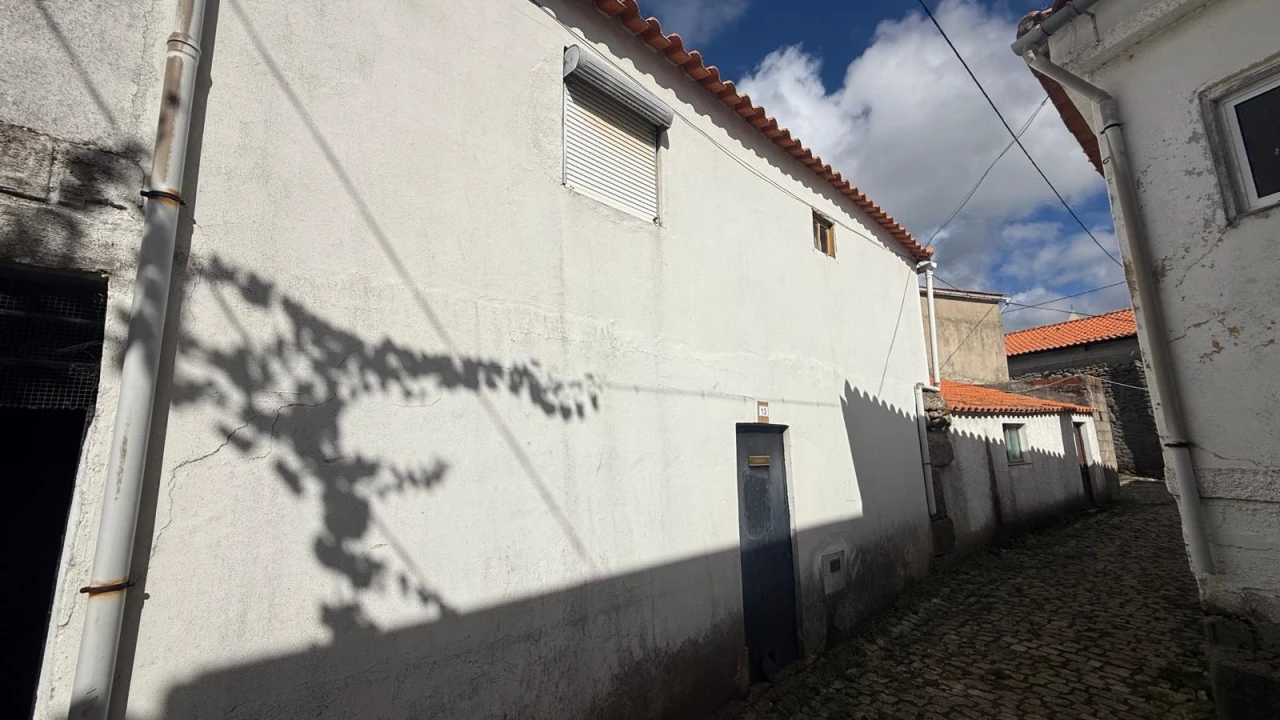 Moradia T3 para Venda em Candoso e Carvalho de Egas Foto 3