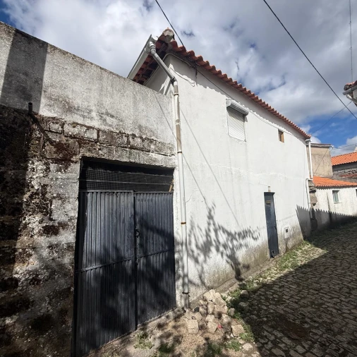Moradia T3 para Venda em Candoso e Carvalho de Egas Foto 2