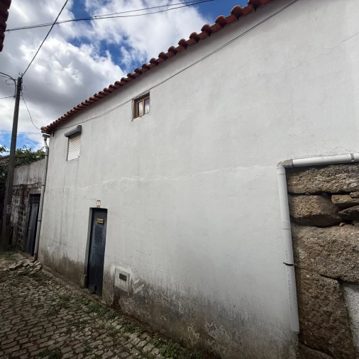 Moradia T3 para Venda em Candoso e Carvalho de Egas Foto 4