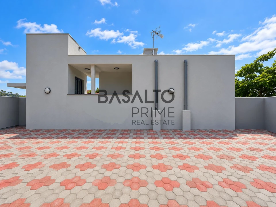 Apartamento T2 para Venda em Funchal (Santa Maria Maior) Foto 1