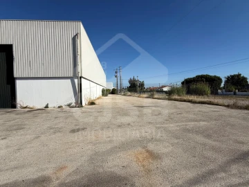 Armazém para Arrendamento em Benavente