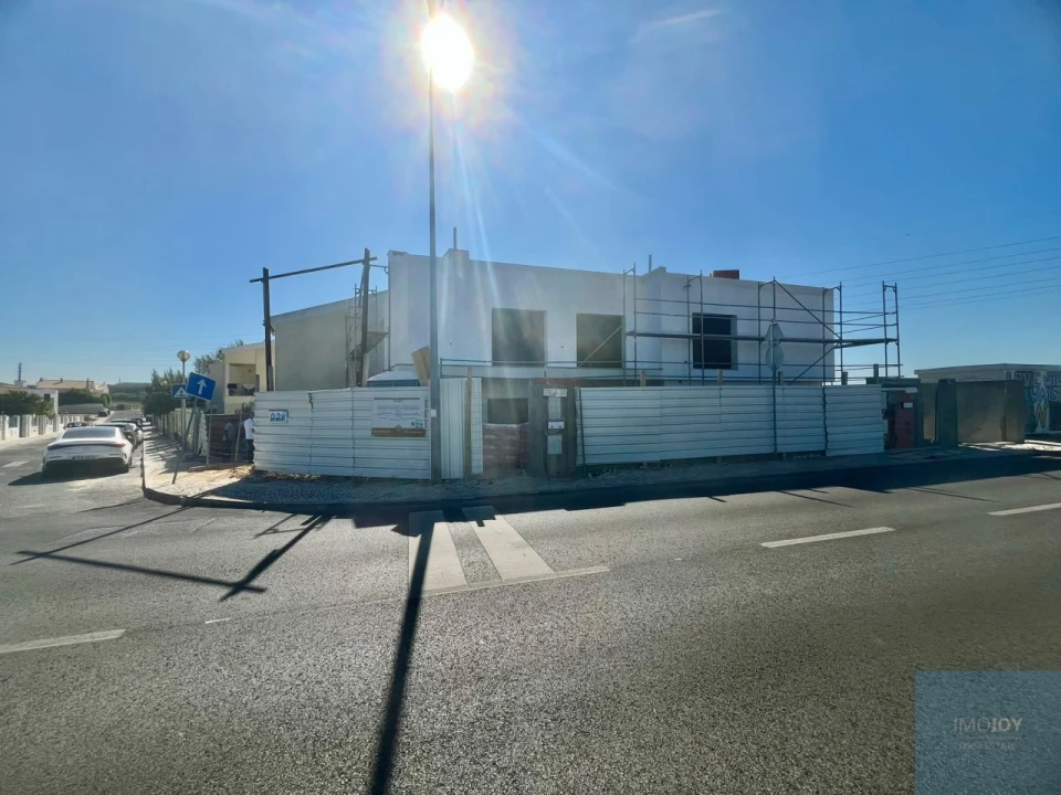 Moradia T4 para Venda em São Domingos de Rana Foto 26