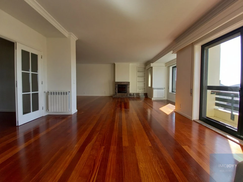 Apartamento T4 para Arrendamento em Cedofeita, Santo Ildefonso, Sé, Miragaia, São Nicolau e Vitória Foto 1