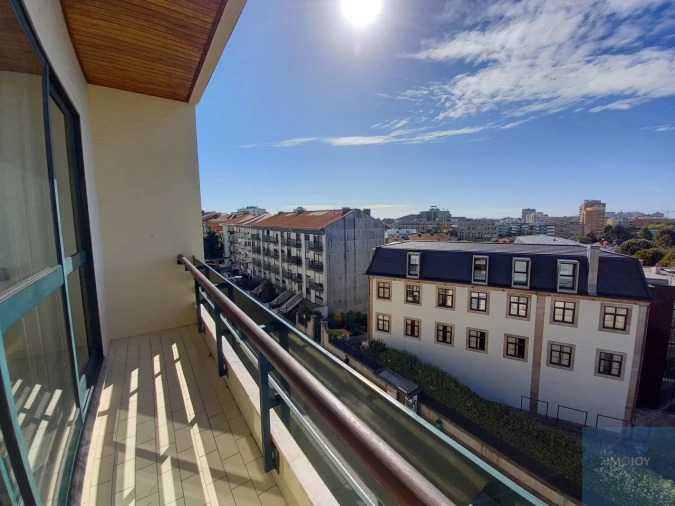 Apartamento T4 para Arrendamento em Cedofeita, Santo Ildefonso, Sé, Miragaia, São Nicolau e Vitória Foto 3