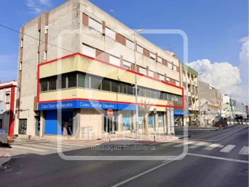Loja para Venda em Baixa da Banheira e Vale da Amoreira