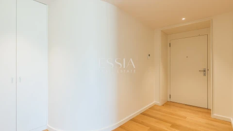 Apartamento T1 para Arrendamento em Aldoar, Foz do Douro e Nevogilde