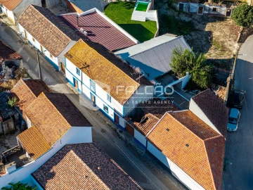 Moradia T5 para Venda em Azoia de Cima e Tremês