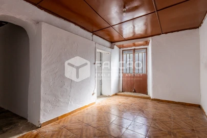 Moradia T5 para Venda em Azoia de Cima e Tremês