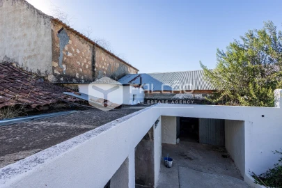 Moradia T5 para Venda em Azoia de Cima e Tremês