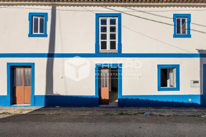 Moradia T5 para Venda em Azoia de Cima e Tremês