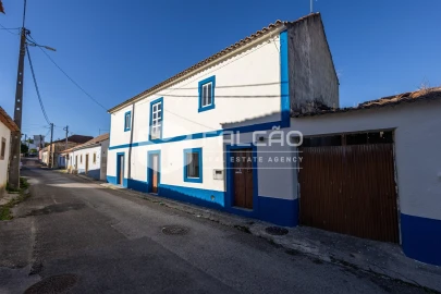 Moradia T5 para Venda em Azoia de Cima e Tremês