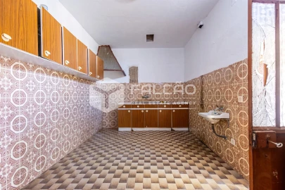 Moradia T5 para Venda em Azoia de Cima e Tremês