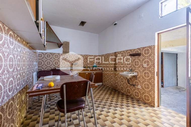 Moradia T5 para Venda em Azoia de Cima e Tremês Foto 14