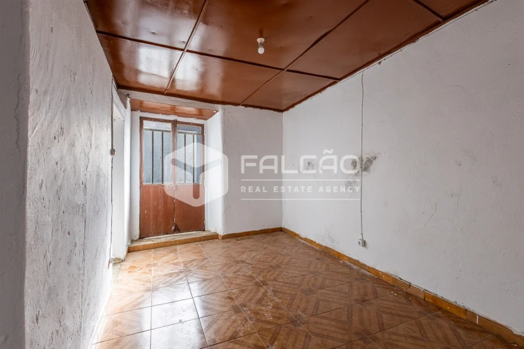 Moradia T5 para Venda em Azoia de Cima e Tremês Foto 2