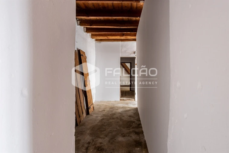 Moradia T5 para Venda em Azoia de Cima e Tremês Foto 5