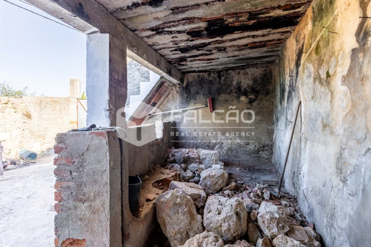 Moradia T5 para Venda em Azoia de Cima e Tremês Foto 40