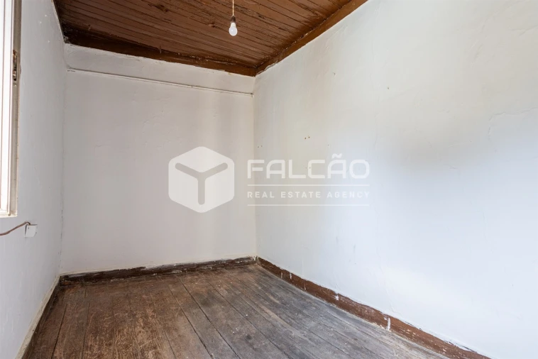 Moradia T5 para Venda em Azoia de Cima e Tremês Foto 29