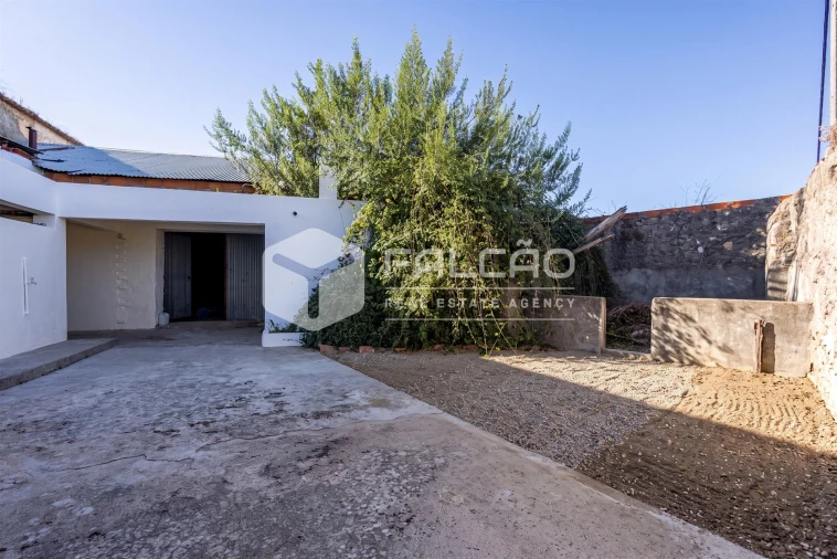 Moradia T5 para Venda em Azoia de Cima e Tremês Foto 38