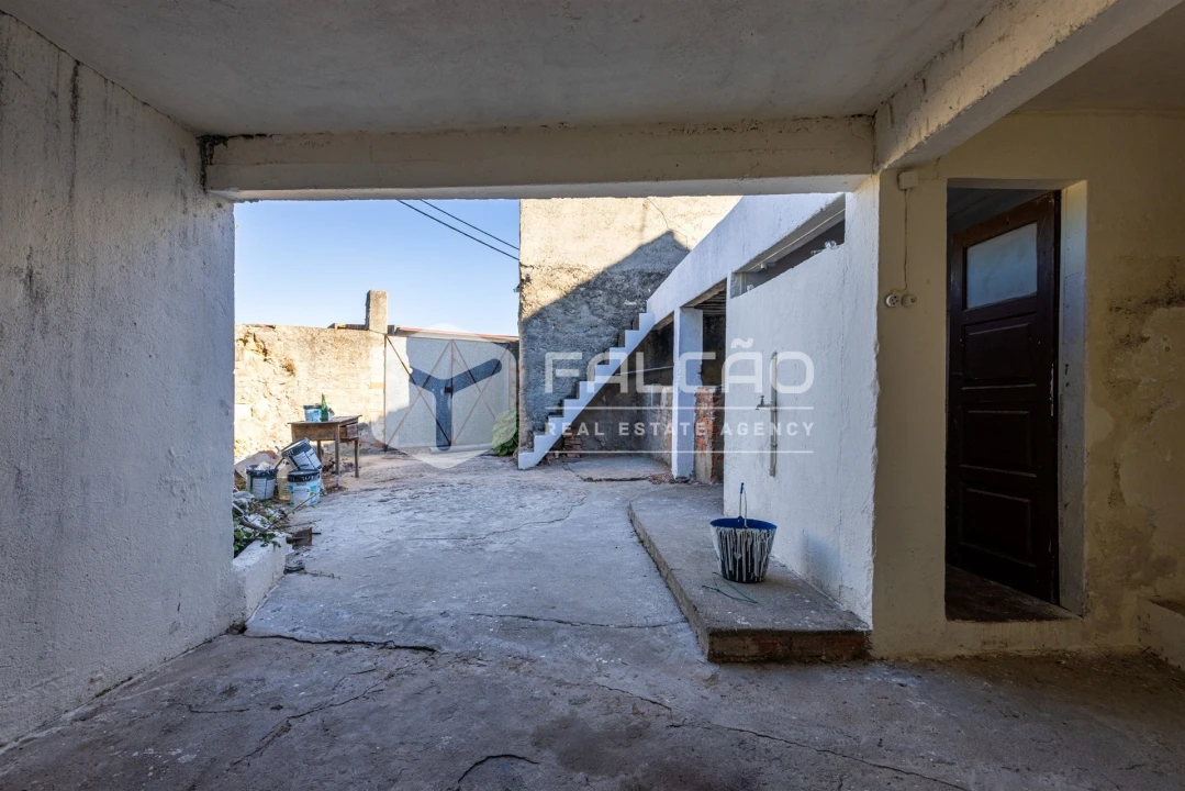 Moradia T5 para Venda em Azoia de Cima e Tremês Foto 35