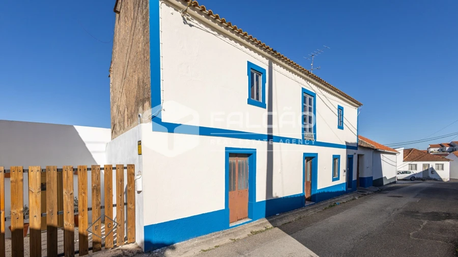 Moradia T5 para Venda em Azoia de Cima e Tremês