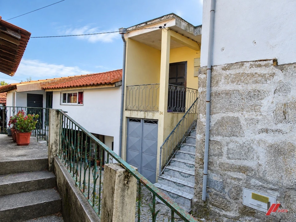 Moradia T2 para Venda em Travassos Foto 1