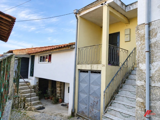 Moradia T2 para Venda em Travassos Foto 2