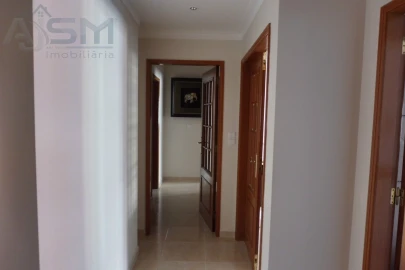 Apartamento T1 para Arrendamento em Cacém e São Marcos