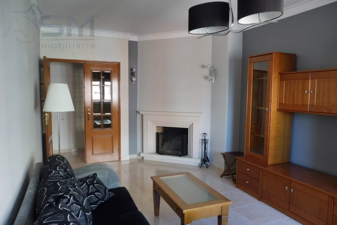 Apartamento T1 para Arrendamento em Cacém e São Marcos Foto 1