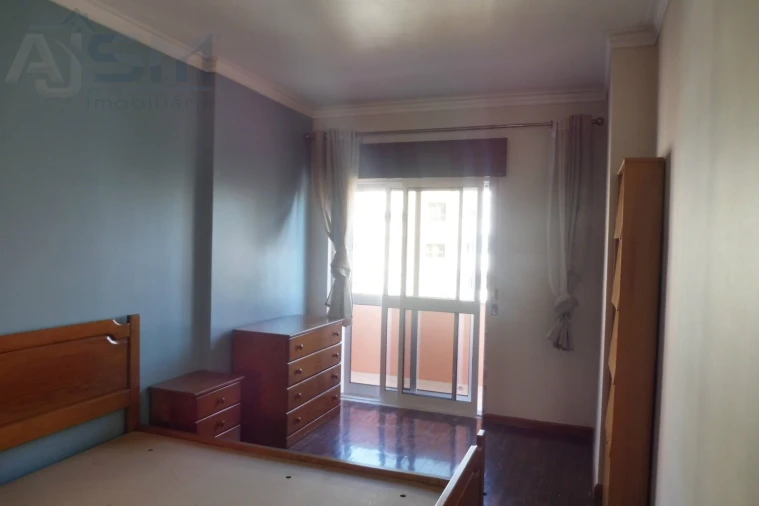 Apartamento T1 para Arrendamento em Cacém e São Marcos Foto 8