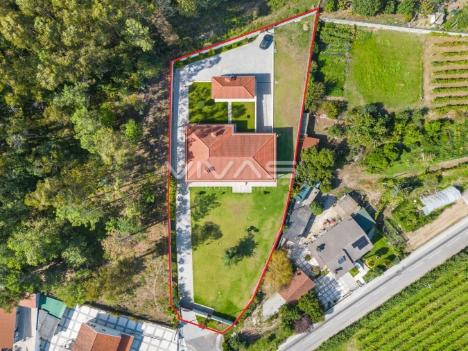 Moradia T4 para Venda em Coucieiro Foto 4