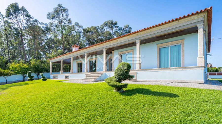 Moradia T4 para Venda em Coucieiro