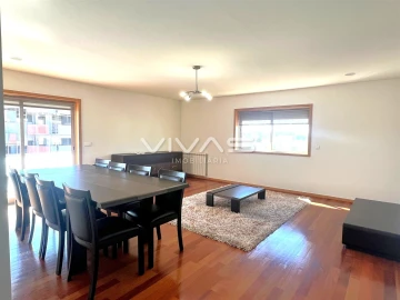 Apartamento T2 para Arrendamento em Vila Verde e Barbudo