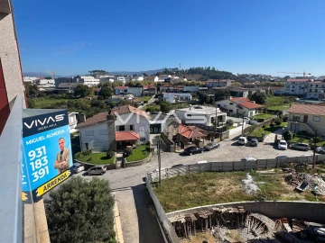 Apartamento T2 para Arrendamento em Vila Verde e Barbudo