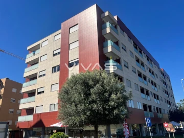 Apartamento T2 para Arrendamento em Vila Verde e Barbudo