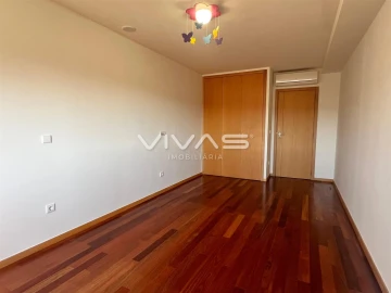 Apartamento T2 para Arrendamento em Vila Verde e Barbudo
