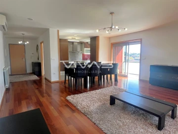 Apartamento T2 para Arrendamento em Vila Verde e Barbudo