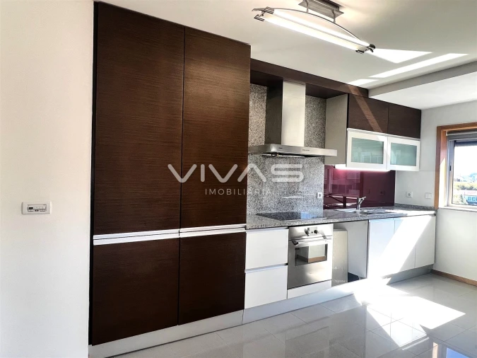Apartamento T2 para Arrendamento em Vila Verde e Barbudo Foto 9