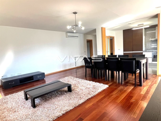Apartamento T2 para Arrendamento em Vila Verde e Barbudo Foto 4