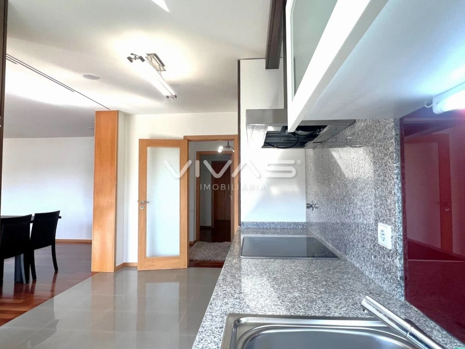 Apartamento T2 para Arrendamento em Vila Verde e Barbudo Foto 10