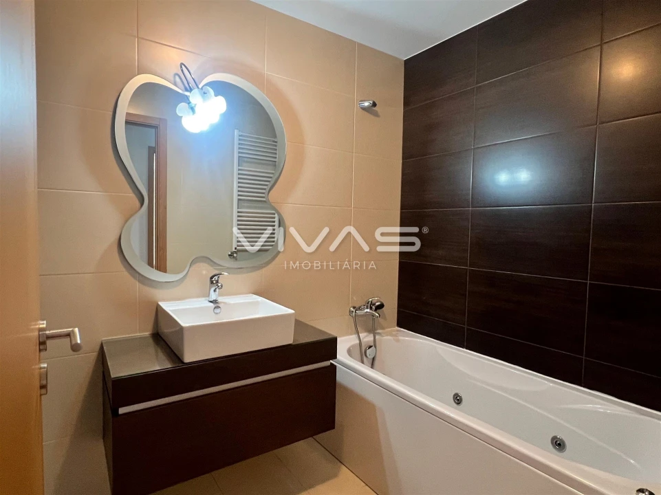 Apartamento T2 para Arrendamento em Vila Verde e Barbudo Foto 14