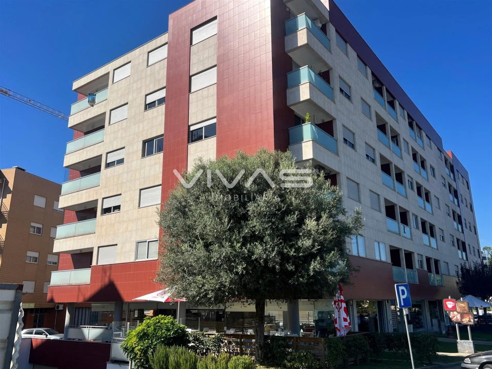 Apartamento T2 para Arrendamento em Vila Verde e Barbudo Foto 1